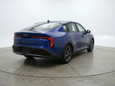 Used 2025 Kia K4 LXS image 9