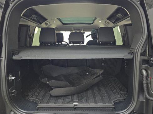 Used 2023 Land Rover Defender 110 S image 14