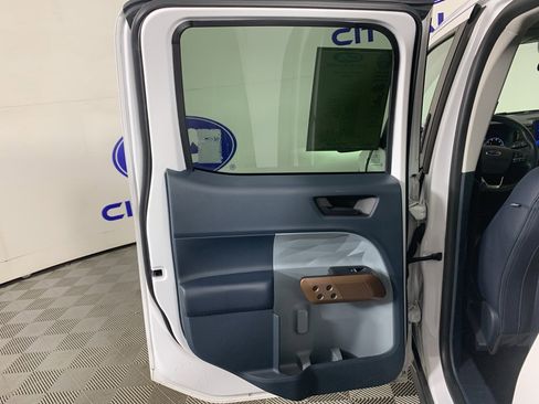 Used 2022 Ford Maverick Lariat w/ Lariat Luxury Package image 28