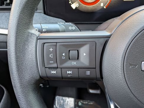 Used 2025 Nissan Kicks SV w/ SV Premium Package image 19