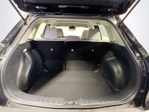 Used 2024 Toyota Corolla Cross L FWD image 33