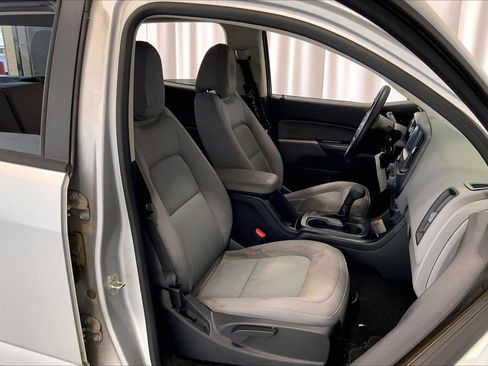 Used 2018 GMC Canyon 2WD Crew Cab w/ Convenience Package image 16