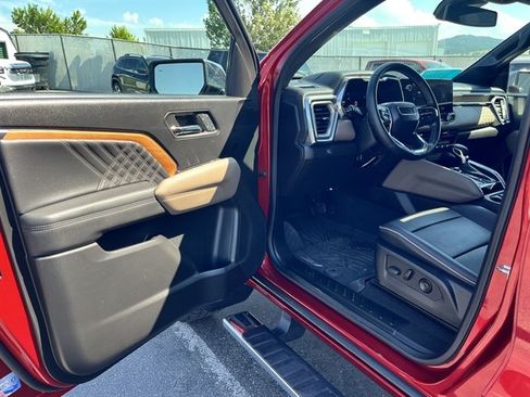 Used 2024 GMC Canyon Denali AWD/4WD image 12