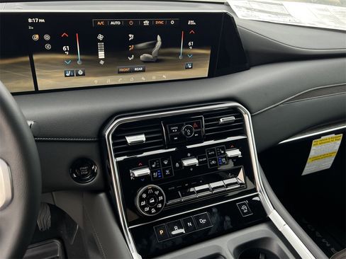 New 2026 Nissan Armada Platinum image 10