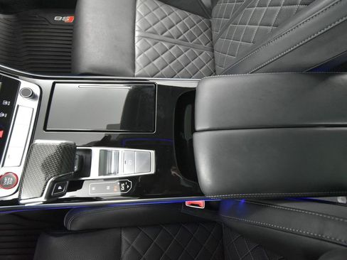 Used 2022 Audi S8 image 32