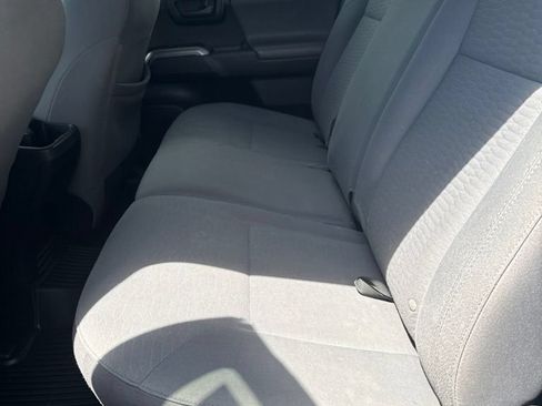 Used 2019 Toyota Tacoma SR5 AWD/4WD image 18