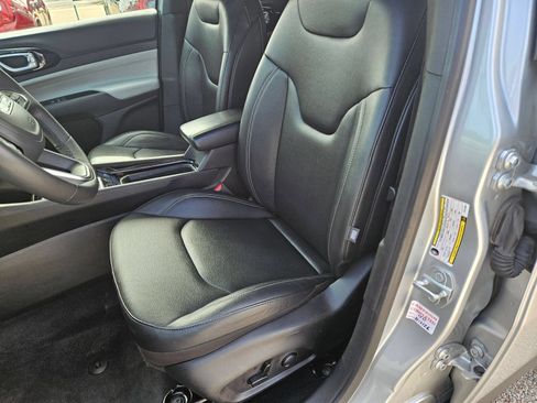 Used 2025 Jeep Compass Limited AWD/4WD image 22
