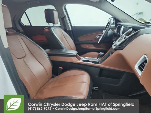 Used 2017 Chevrolet Equinox Premier w/ Enhanced Convenience Package AWD/4WD image 18