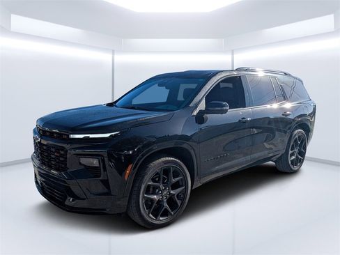 Used 2025 Chevrolet Traverse RS w/ LPO, Floor Liner Package image 7