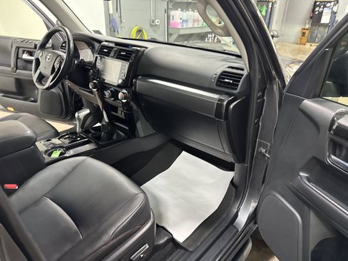 Used 2022 Toyota 4Runner TRD Off-Road Premium AWD/4WD image 42