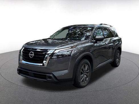 Used 2025 Nissan Pathfinder SV FWD image 4