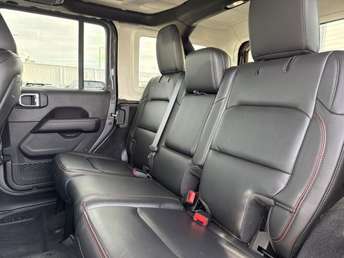 Used 2021 Jeep Wrangler Unlimited Rubicon image 30