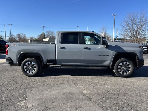 Used 2024 Chevrolet Silverado 2500 Custom w/ Custom Value Package AWD/4WD image 2