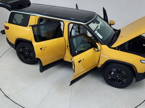 Used 2024 Rivian R1S Adventure image 86