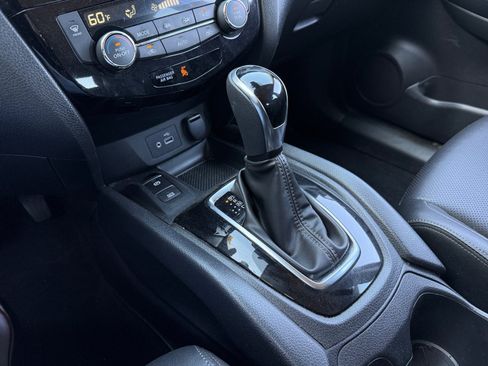 Used 2022 Nissan Rogue Sport SL AWD/4WD image 16