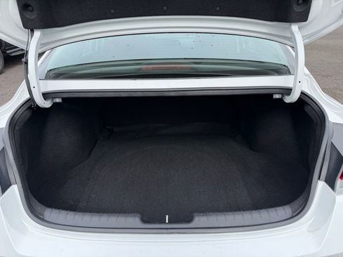 Used 2021 Hyundai Elantra SEL image 11