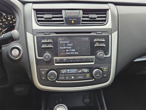 Used 2017 Nissan Altima 2.5 SL w/ Moonroof Package image 17