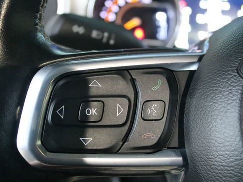 Used 2020 Jeep Wrangler Unlimited Sahara w/ Uconnect 4C Nav & Sound Group AWD/4WD image 14