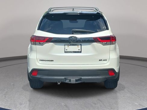 Used 2019 Toyota Highlander SE w/ Nightshade Edition AWD/4WD image 7