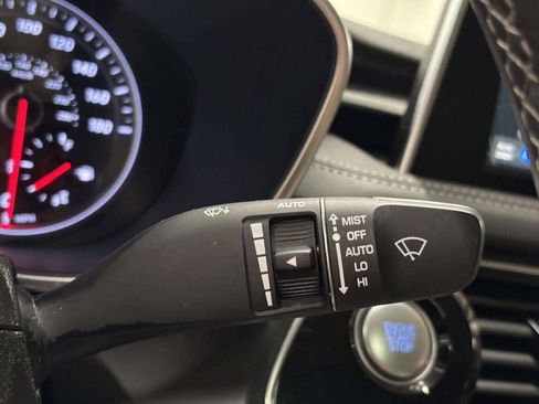 Used 2021 Genesis G70 3.3T AWD/4WD image 31
