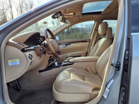 Used 2011 Mercedes-Benz S 550 4MATIC image 25