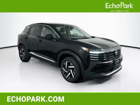 Used 2025 Nissan Kicks SV FWD image 1