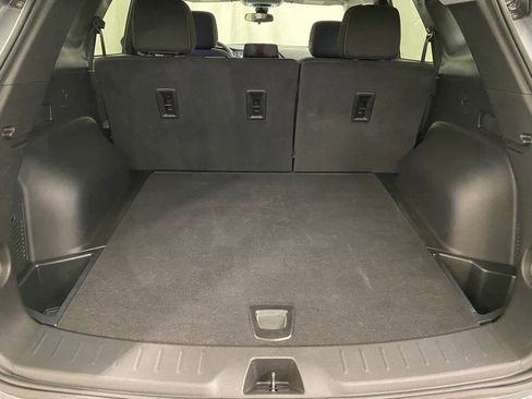 Used 2025 Chevrolet Blazer LT AWD/4WD image 8