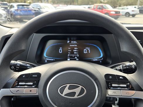 Certified 2025 Hyundai Elantra SE image 21