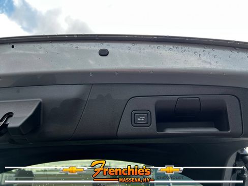 Used 2023 Buick Envision Essence AWD/4WD image 6