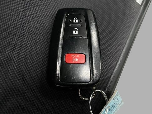 Used 2023 Toyota Highlander L image 30