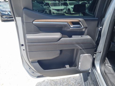 Used 2024 Chevrolet Silverado 1500 High Country w/ Technology Package AWD/4WD image 10