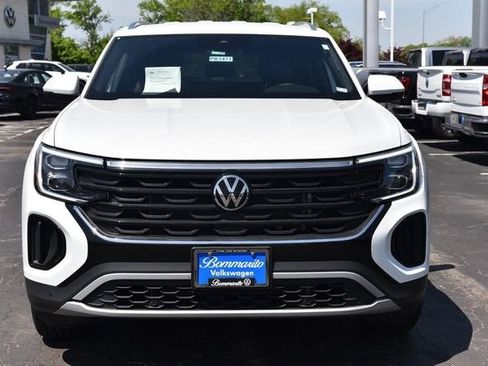 Used 2025 Volkswagen Atlas Cross Sport SE FWD image 4