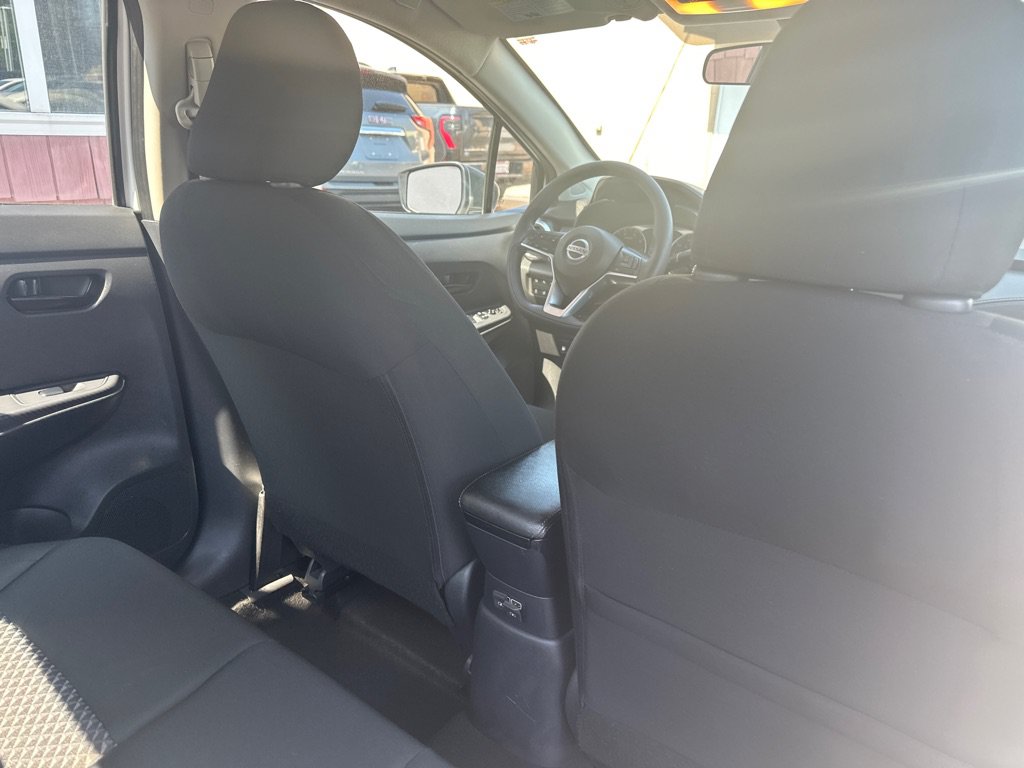 Used 2020 Nissan Versa S FWD image 13