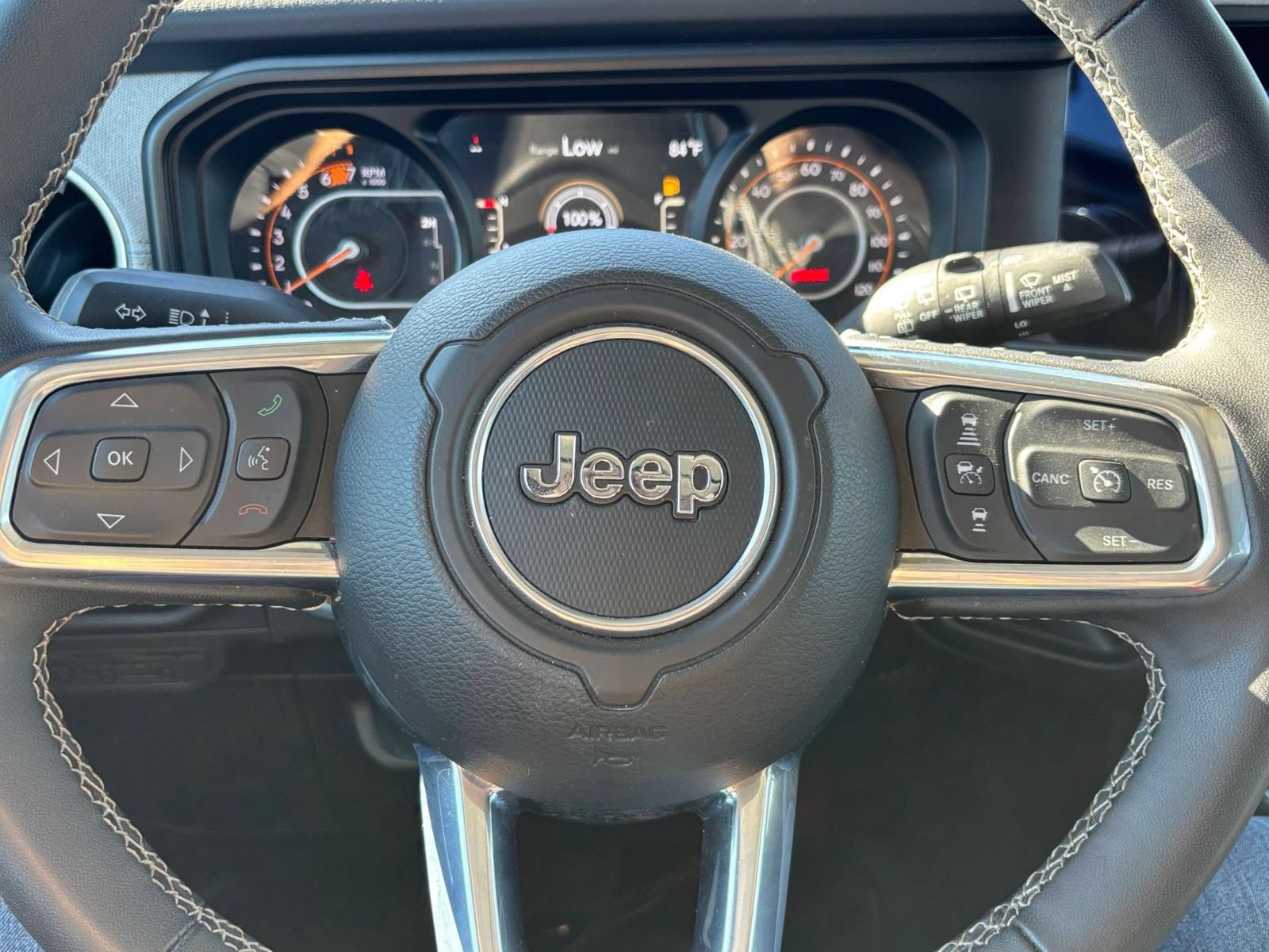 Used 2025 Jeep Wrangler Unlimited Sahara AWD/4WD image 27