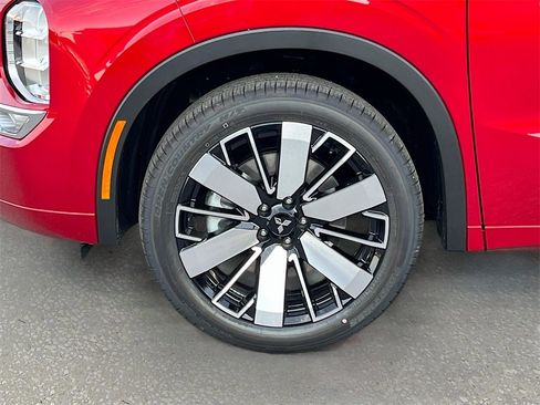 New 2025 Mitsubishi Outlander SEL image 33