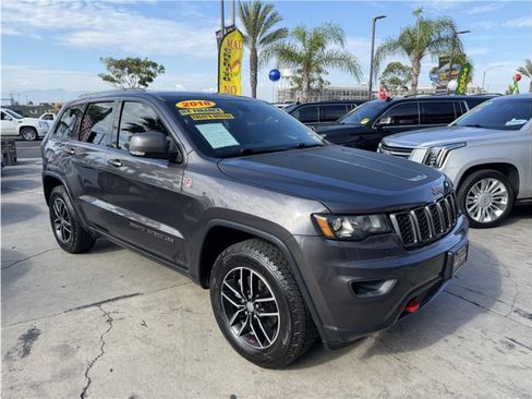 Used 2018 Jeep Grand Cherokee Trailhawk AWD/4WD image 8