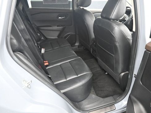 Used 2023 Nissan Rogue SL w/ SL Premium Package image 13