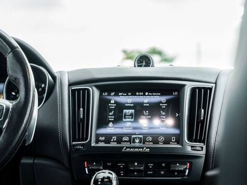 Used 2017 Maserati Levante S AWD/4WD image 23