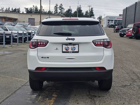 New 2026 Jeep Compass Latitude image 7