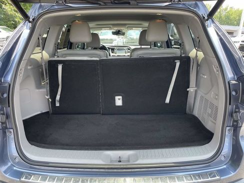 Used 2018 Toyota Highlander XLE FWD image 47
