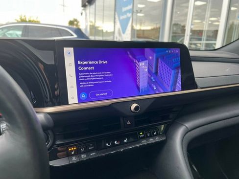 Used 2024 Toyota Crown Platinum image 26