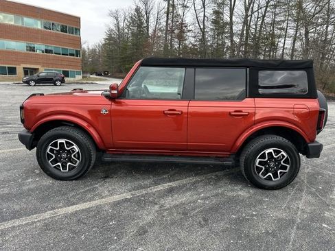 Used 2022 Ford Bronco Outer Banks image 9