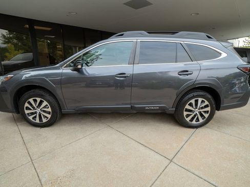 Certified 2024 Subaru Outback Premium AWD/4WD image 4