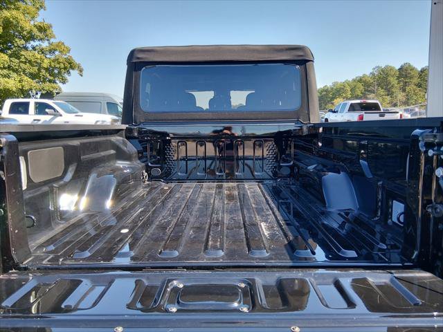 Certified 2025 Jeep Gladiator Sport AWD/4WD image 10