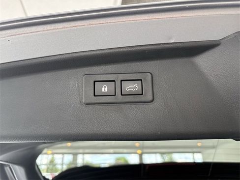 Used 2023 Subaru Outback Premium image 17