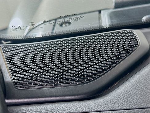 Used 2023 Jeep Gladiator Sport image 19