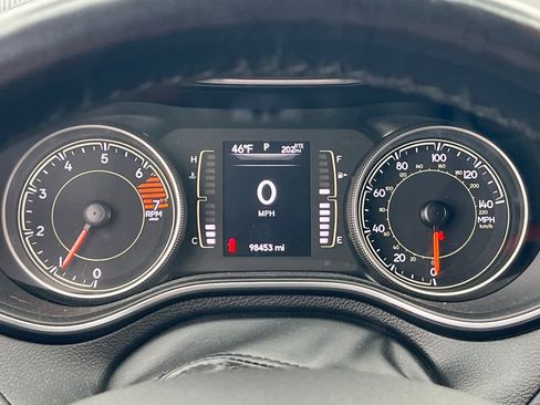 Used 2019 Jeep Cherokee Latitude Plus image 28