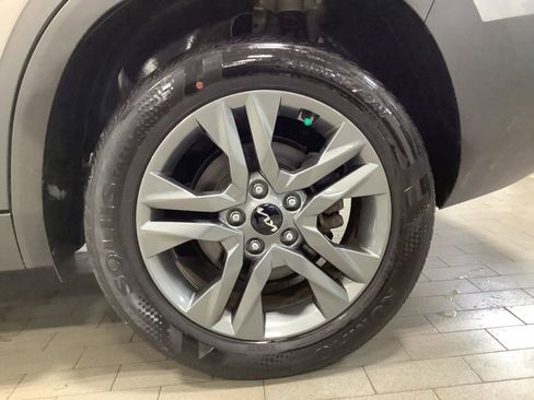 Certified 2023 Kia Seltos LX image 28