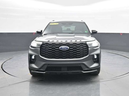 Used 2025 Ford Explorer ST-Line w/ ST-Line Street Pack image 3