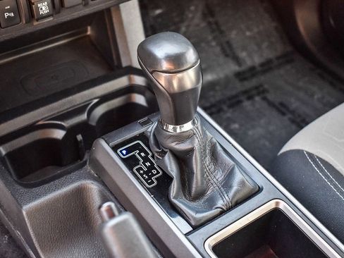 Used 2021 Toyota Tacoma TRD Sport image 19